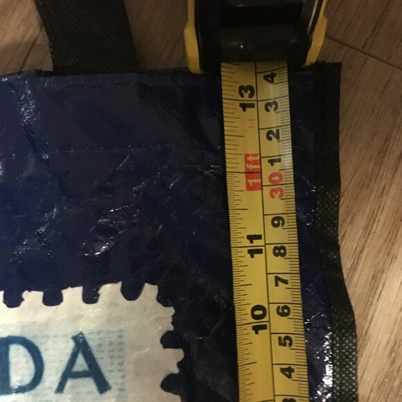 Canada Post 'Polar Bear Postage' Reusable Bag - Picture 7 of 8